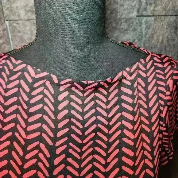 Ann Taylor Loft Blue & Pink Short Sleeve Boat Neck Blouse Womens XS - Picture 3 of 7